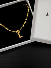 Crossover Initial Halskette aus Edelstahl in Gold mit Buchstaben-Anhänger L